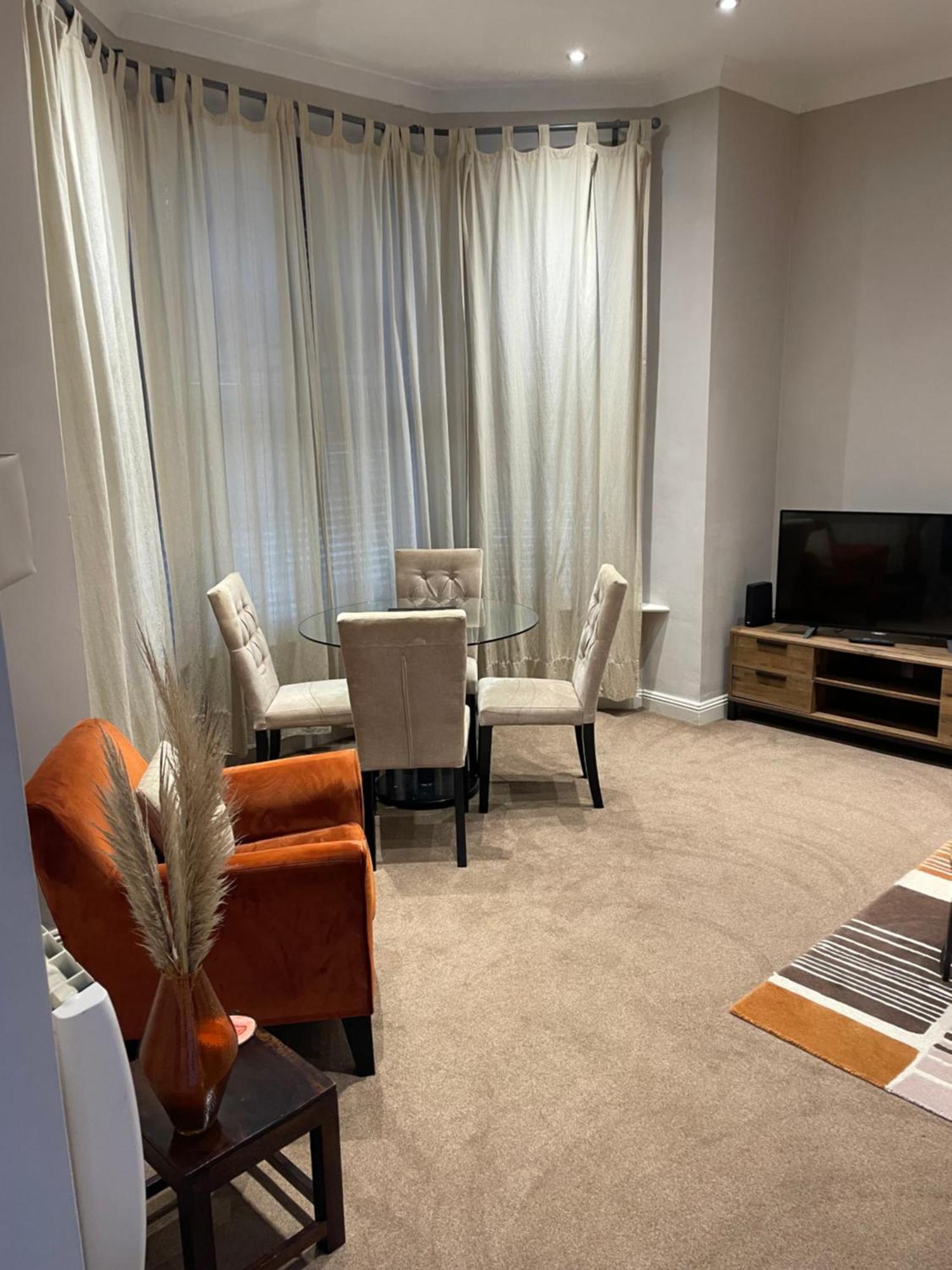 Number 10 Service Apartment - Danes Southampton Eksteriør billede